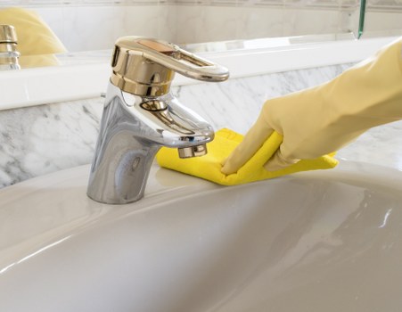 Modern carpet cleaning equipment used by a W5 cleaning specialist